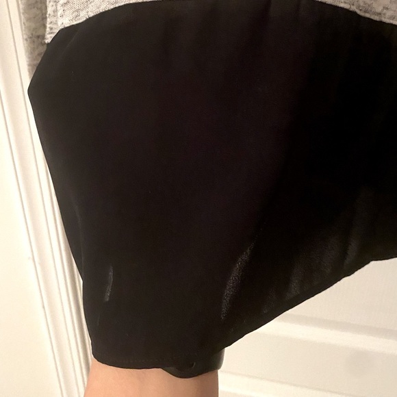 Heather gray Express color block tunic with black chiffon bottom - Picture 4 of 5